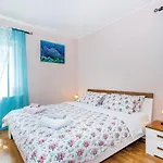Feriehus Luxurious In Bregi