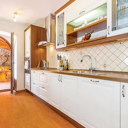 Luxurious In Bregi *
