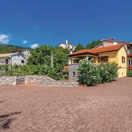 Ferienhaus Cozy In Bregi With Wifi *