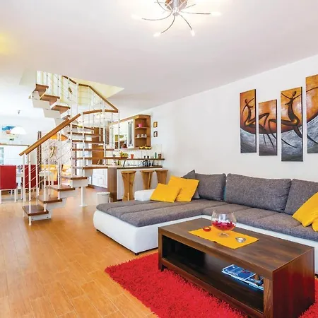 Ferienhaus Cozy In Bregi With Wifi