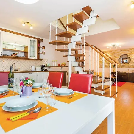 Ferienhaus Cozy In Bregi With Wifi *