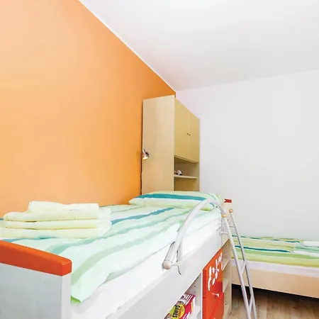 Cozy In Bregi With Wifi