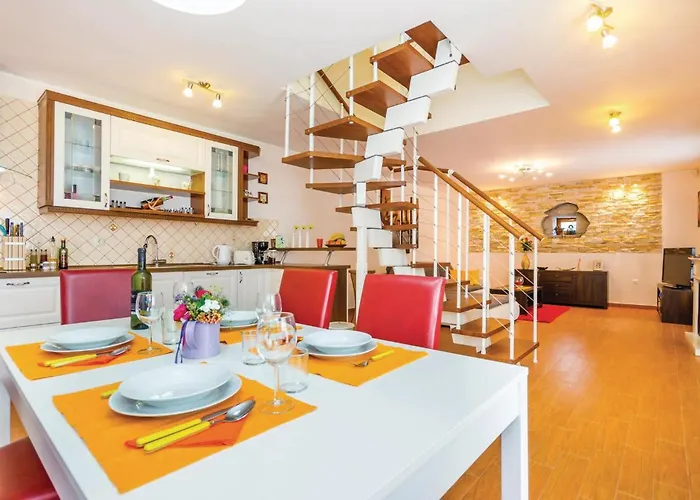 펜션 Cozy In Bregi With Wifi *